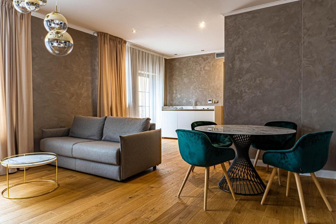 Rosso Aparthotel Michalovce Exteriör bild