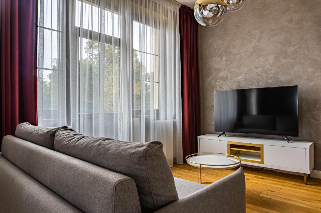 Rosso Aparthotel Michalovce Exteriör bild