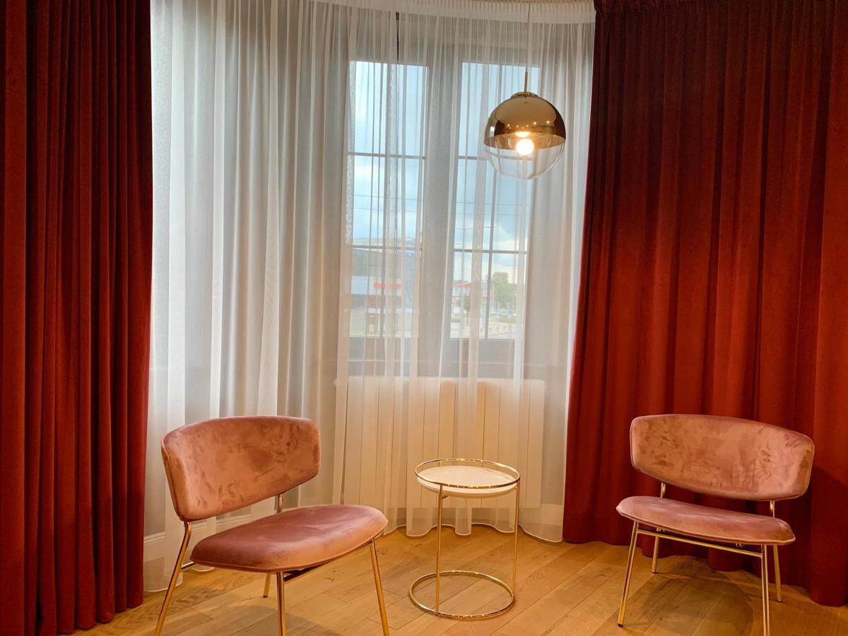 Rosso Aparthotel Michalovce Exteriör bild