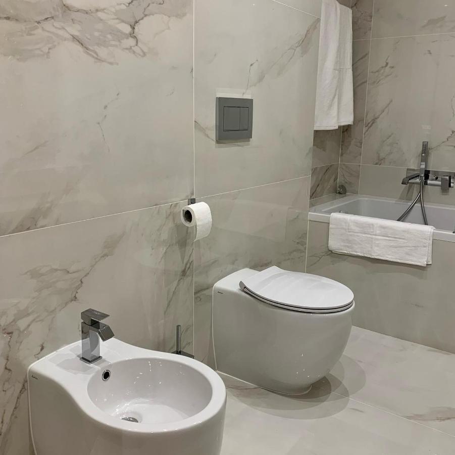 Rosso Aparthotel Michalovce Exteriör bild